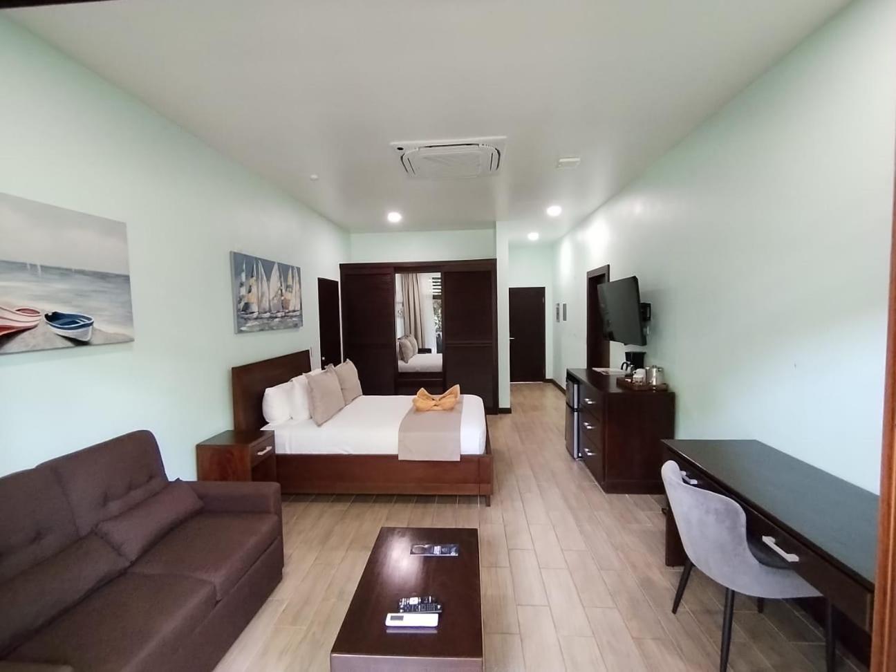 Bungalows Beachfront Hotel Пунта-Ува Экстерьер фото