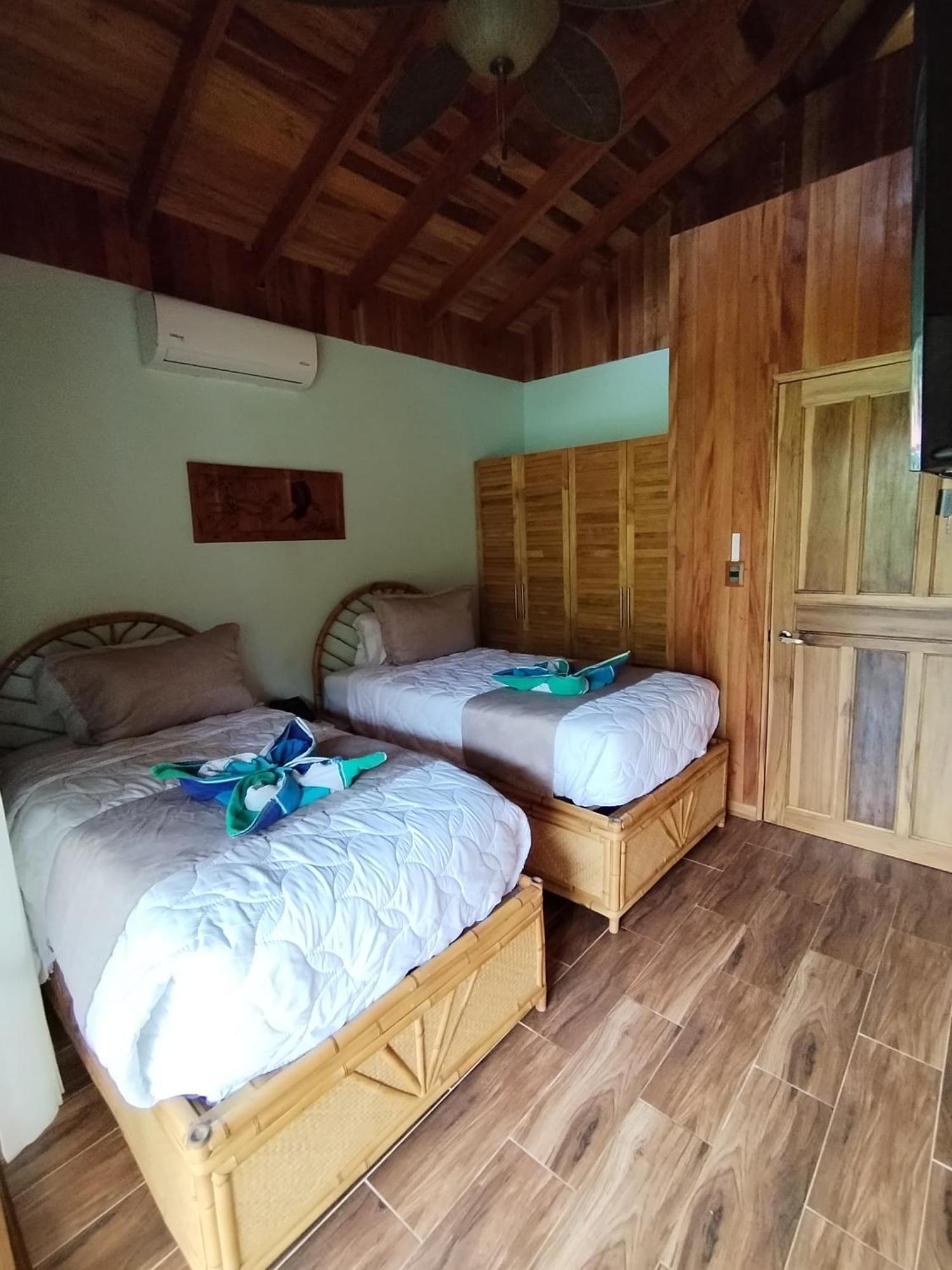 Bungalows Beachfront Hotel Пунта-Ува Экстерьер фото