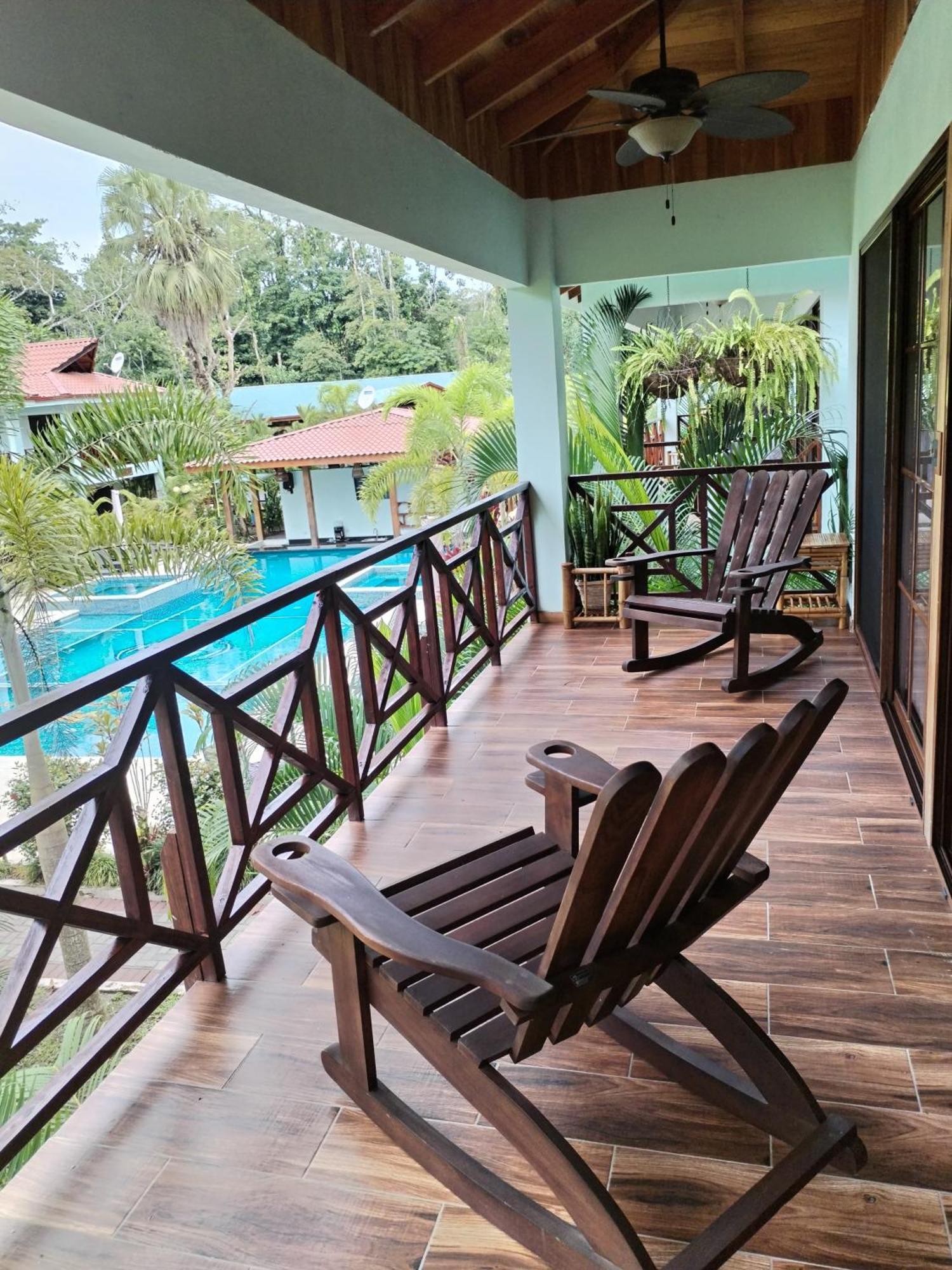 Bungalows Beachfront Hotel Пунта-Ува Экстерьер фото