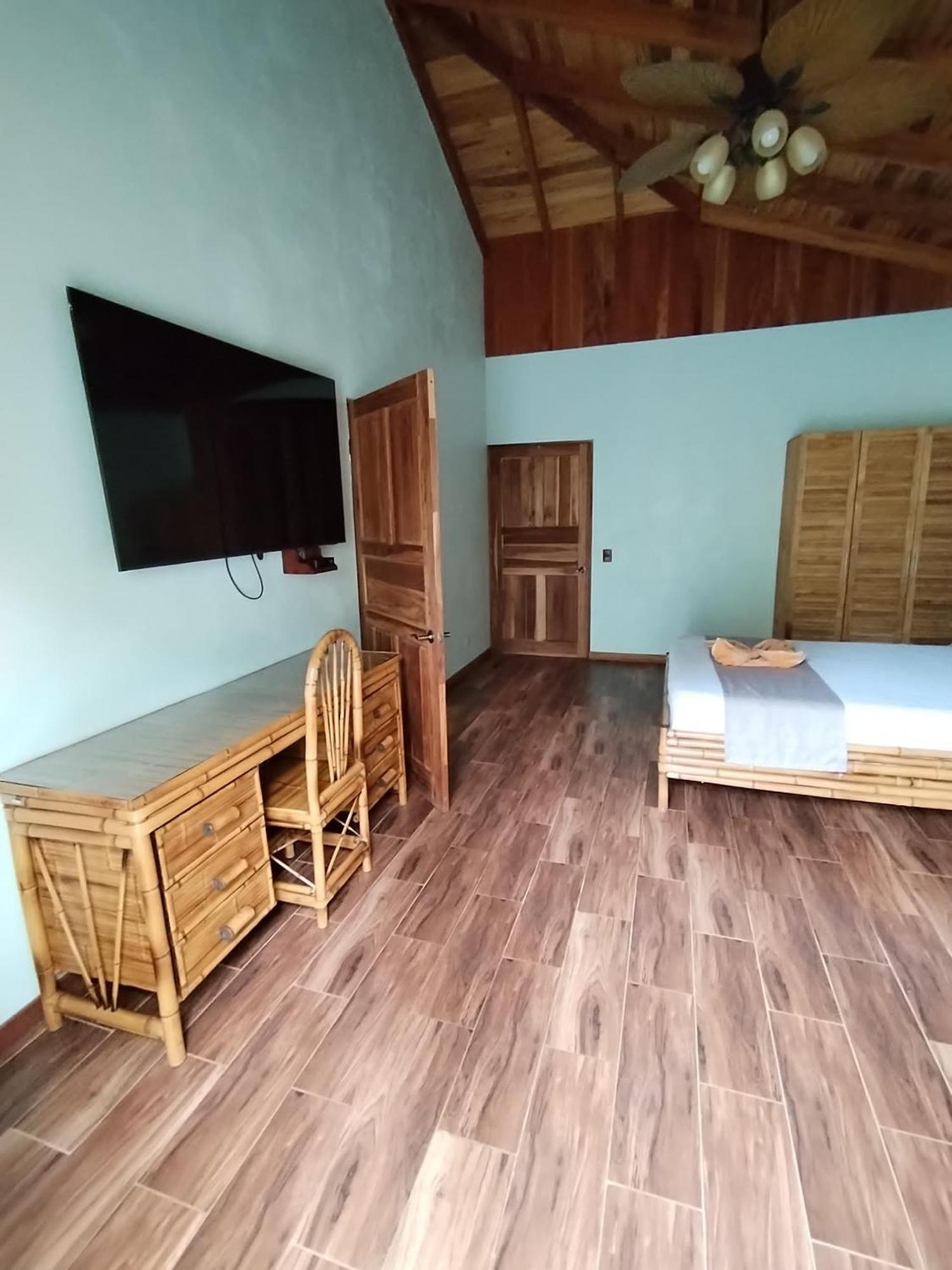 Bungalows Beachfront Hotel Пунта-Ува Экстерьер фото