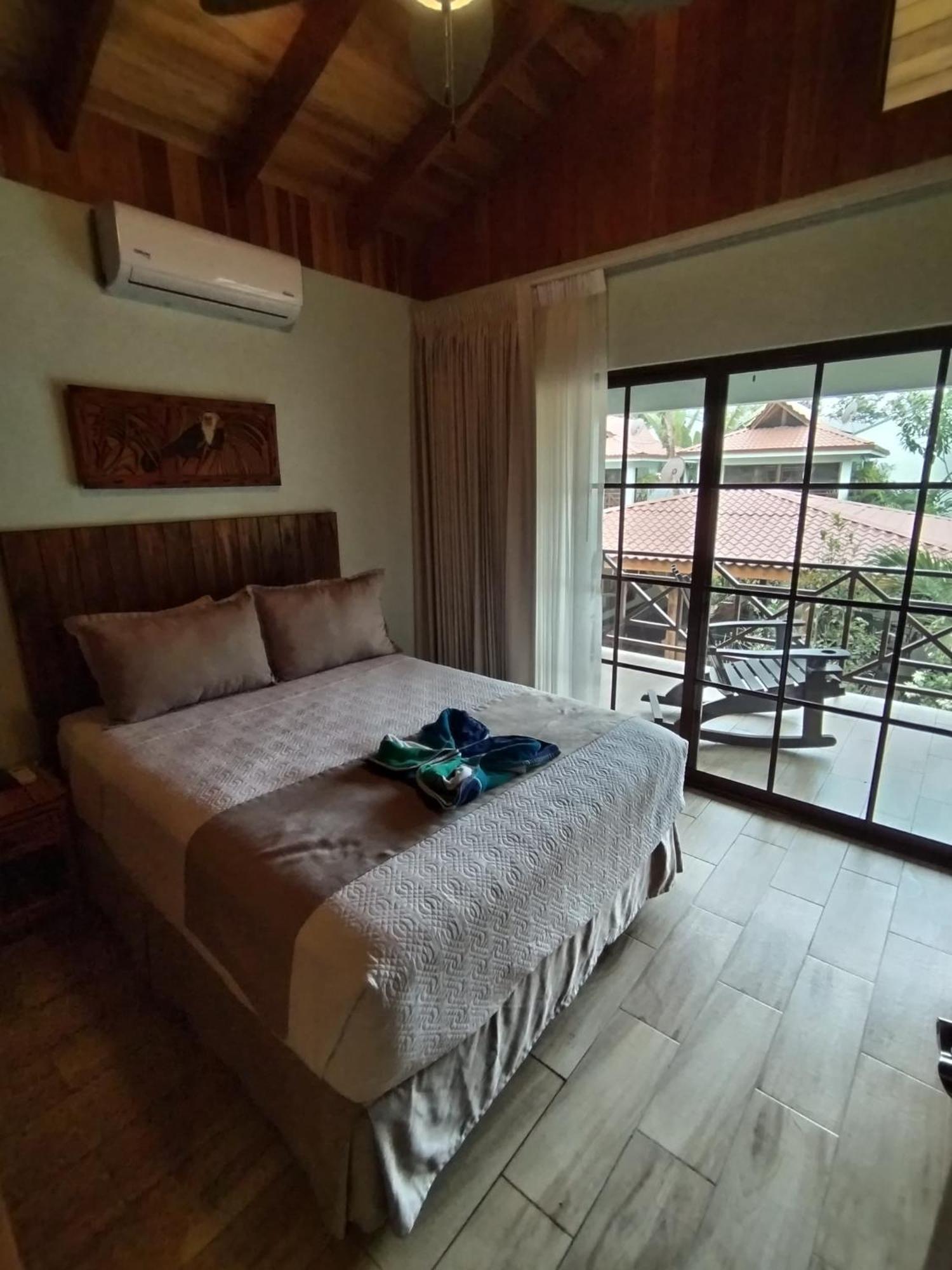 Bungalows Beachfront Hotel Пунта-Ува Экстерьер фото