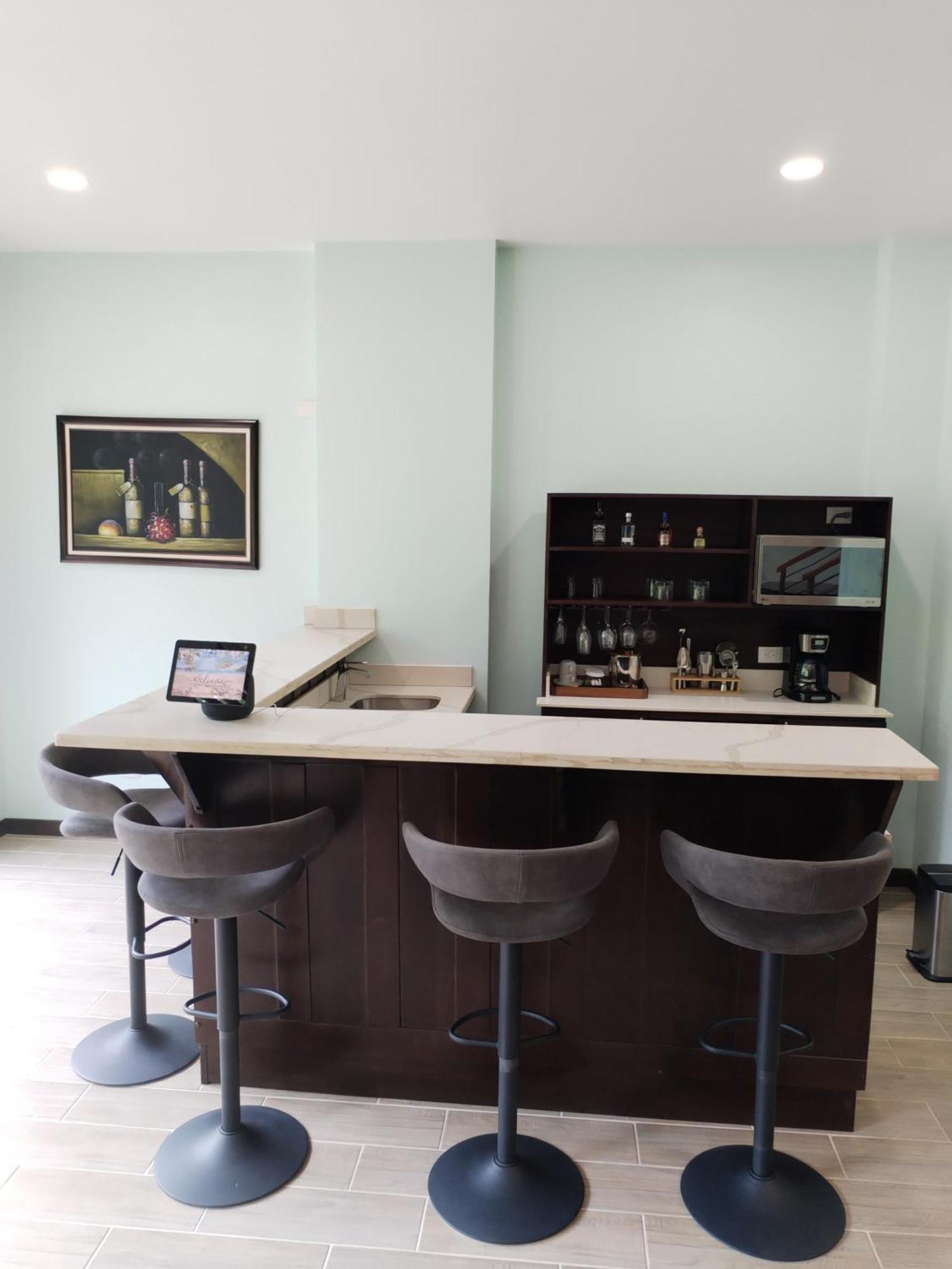 Bungalows Beachfront Hotel Пунта-Ува Экстерьер фото
