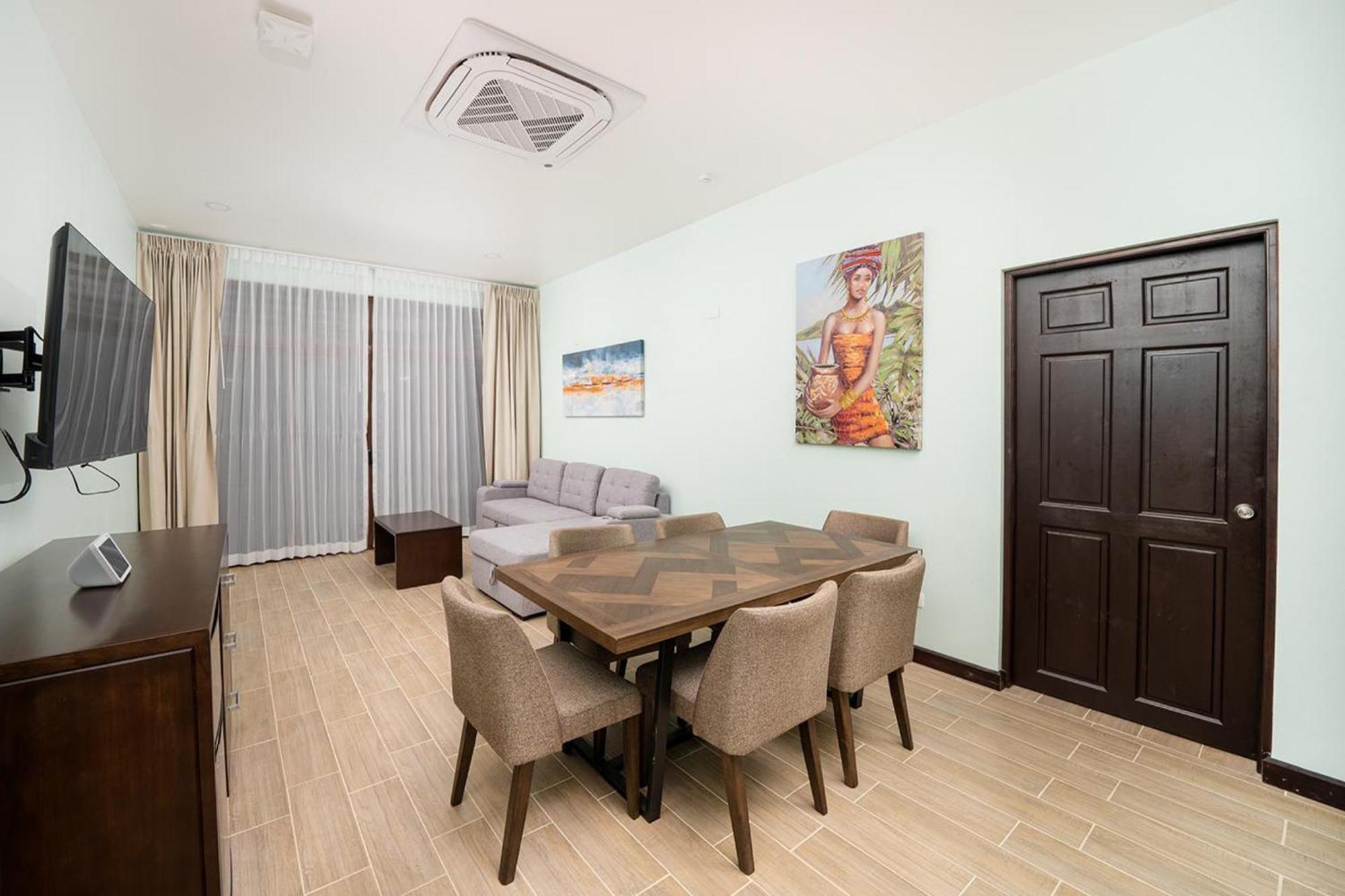 Bungalows Beachfront Hotel Пунта-Ува Экстерьер фото